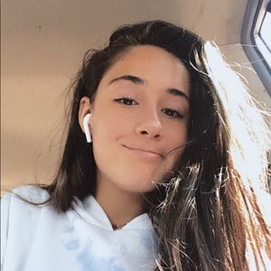 Meet your Posher, Abbi